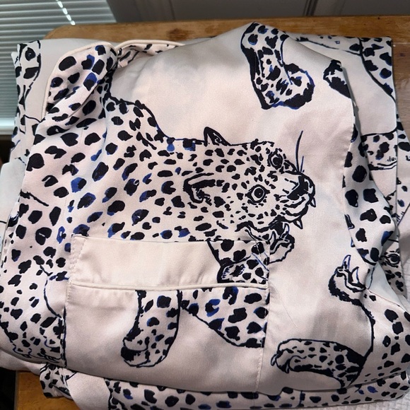 Leopard Print Satin Blazer with Blue Accents - Picture 6 of 6